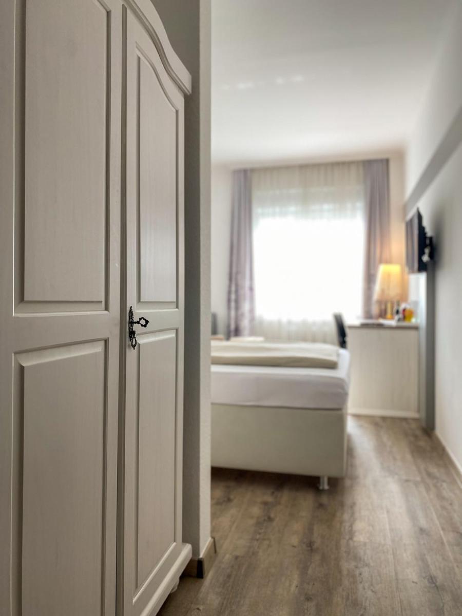 Hotel Angerland Garni Ратінген Екстер'єр фото