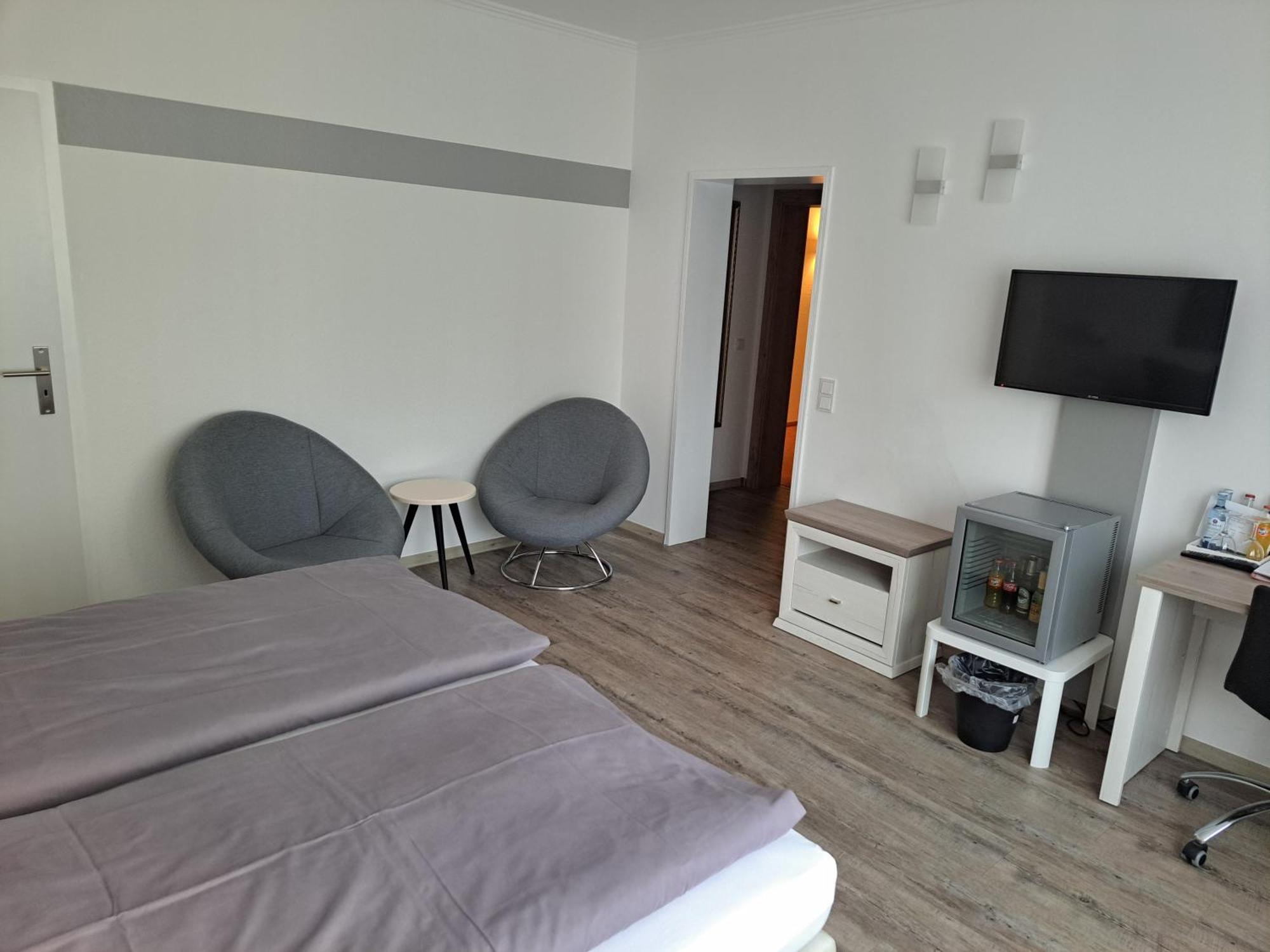 Hotel Angerland Garni Ратінген Екстер'єр фото