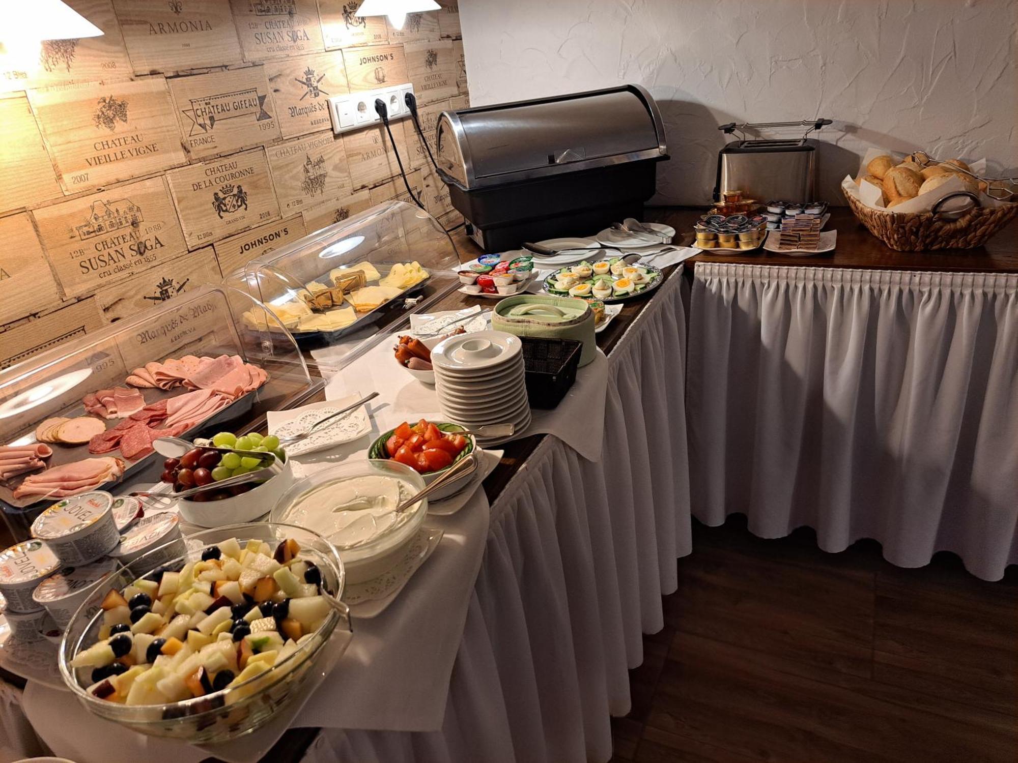 Hotel Angerland Garni Ратінген Екстер'єр фото